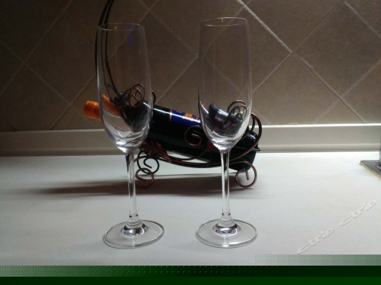 紫色海景电动圆床房