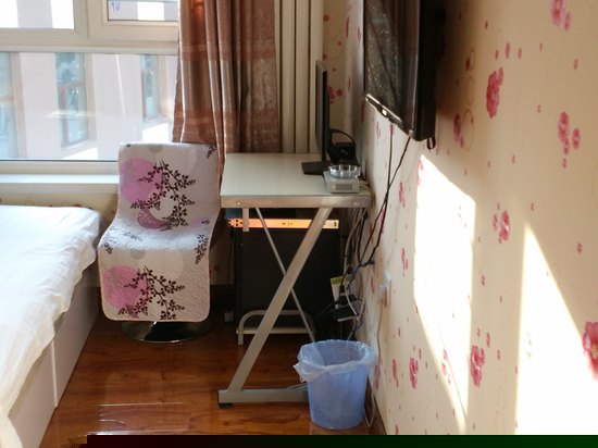 花香漫舞阳光主题房