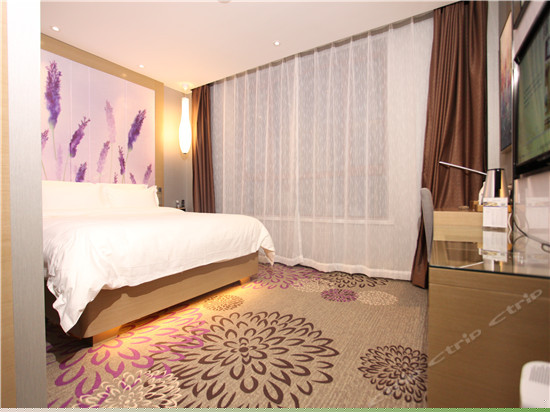 豪华大床房