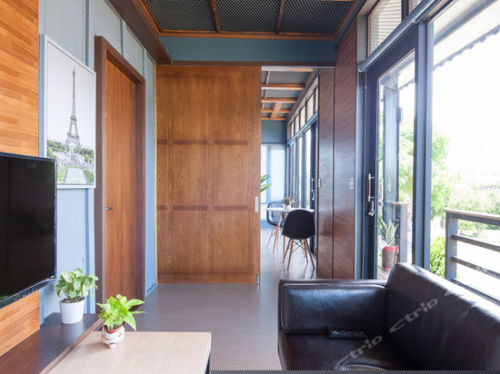 摩登工业四人房