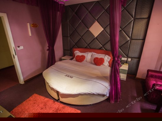 豪华圆床房