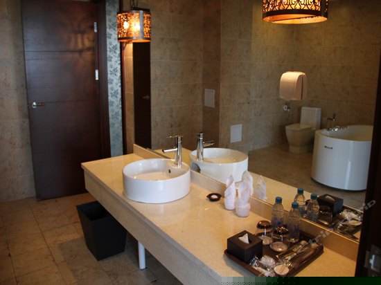 商务套房(无窗)