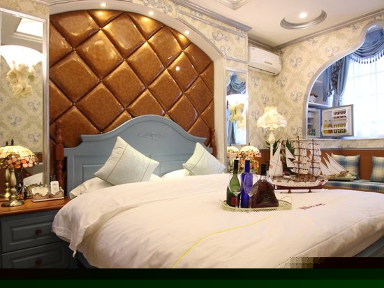 豪华宫廷大床房