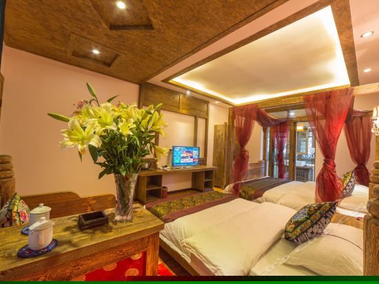 二号店温馨家庭房