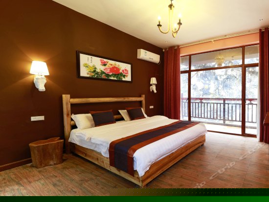 阳台观景大床房