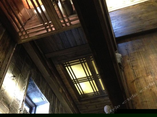 西楼复式西厢房