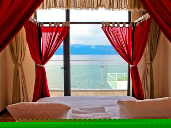 绯红摩洛哥大床房